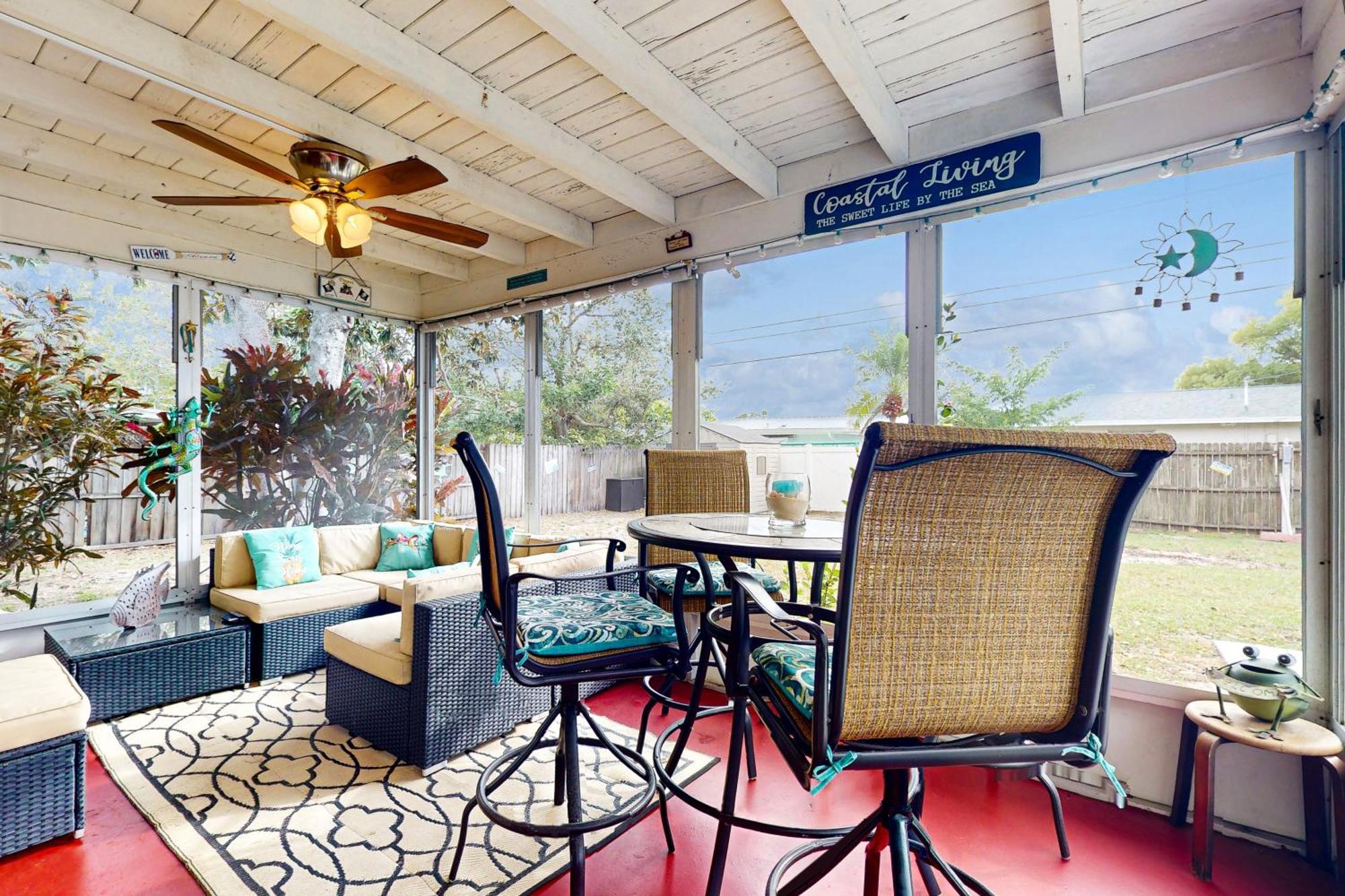Relax In Retro Villa เคลียร์วอเตอร์ ภายนอก รูปภาพ