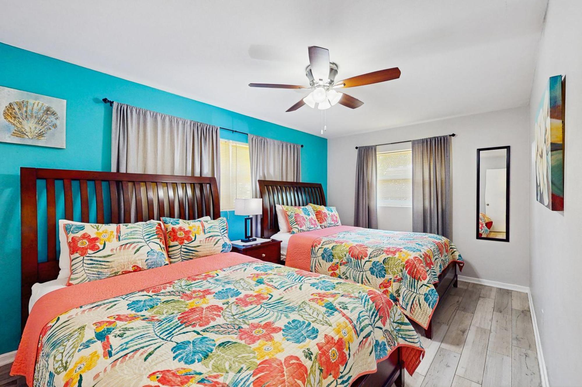 Relax In Retro Villa เคลียร์วอเตอร์ ภายนอก รูปภาพ